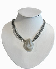Load image into Gallery viewer, Doris Necklace
